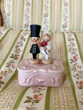 Vintage 1960s Bride and Groom Erzgebirge Wedding Cake Topper Peg Doll Figurines